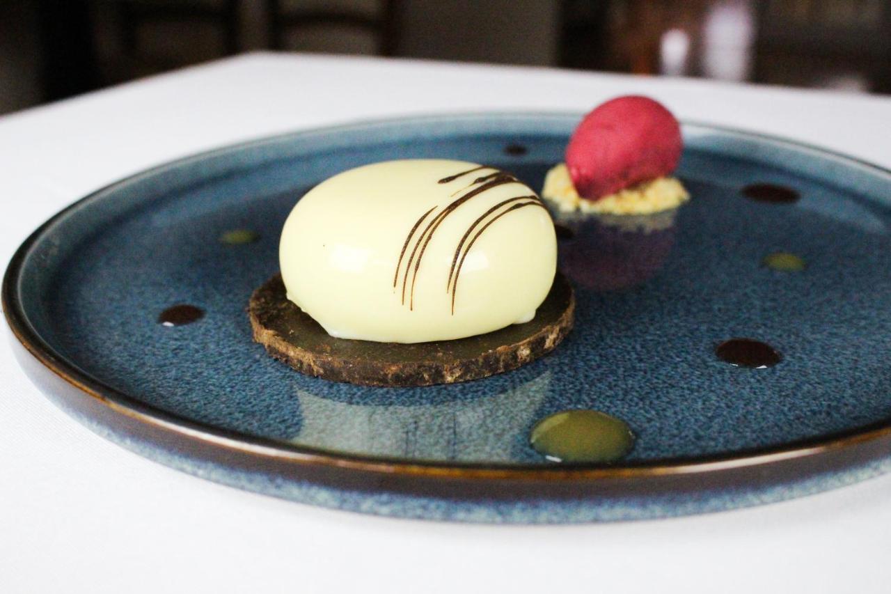 Hotel-Restaurant La P'Tite Auberge Lillebonne المظهر الخارجي الصورة