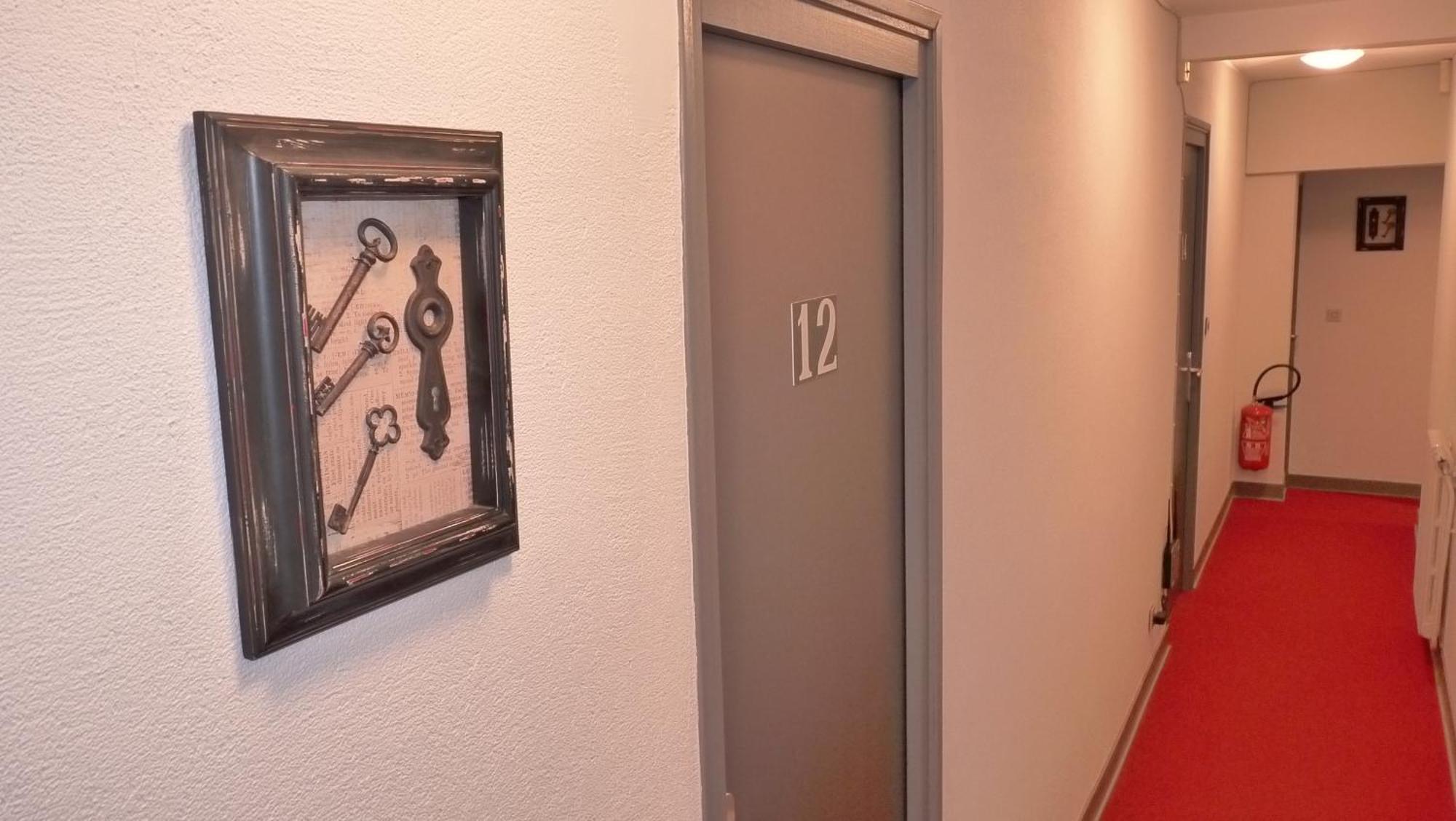 Hotel-Restaurant La P'Tite Auberge Lillebonne المظهر الخارجي الصورة