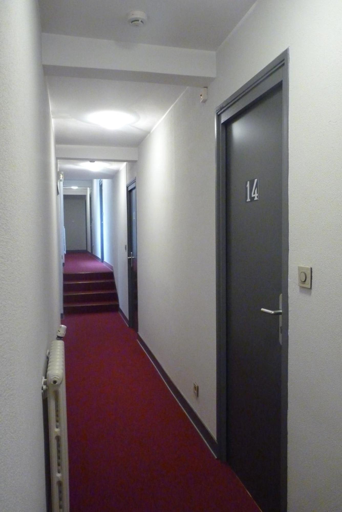 Hotel-Restaurant La P'Tite Auberge Lillebonne المظهر الخارجي الصورة